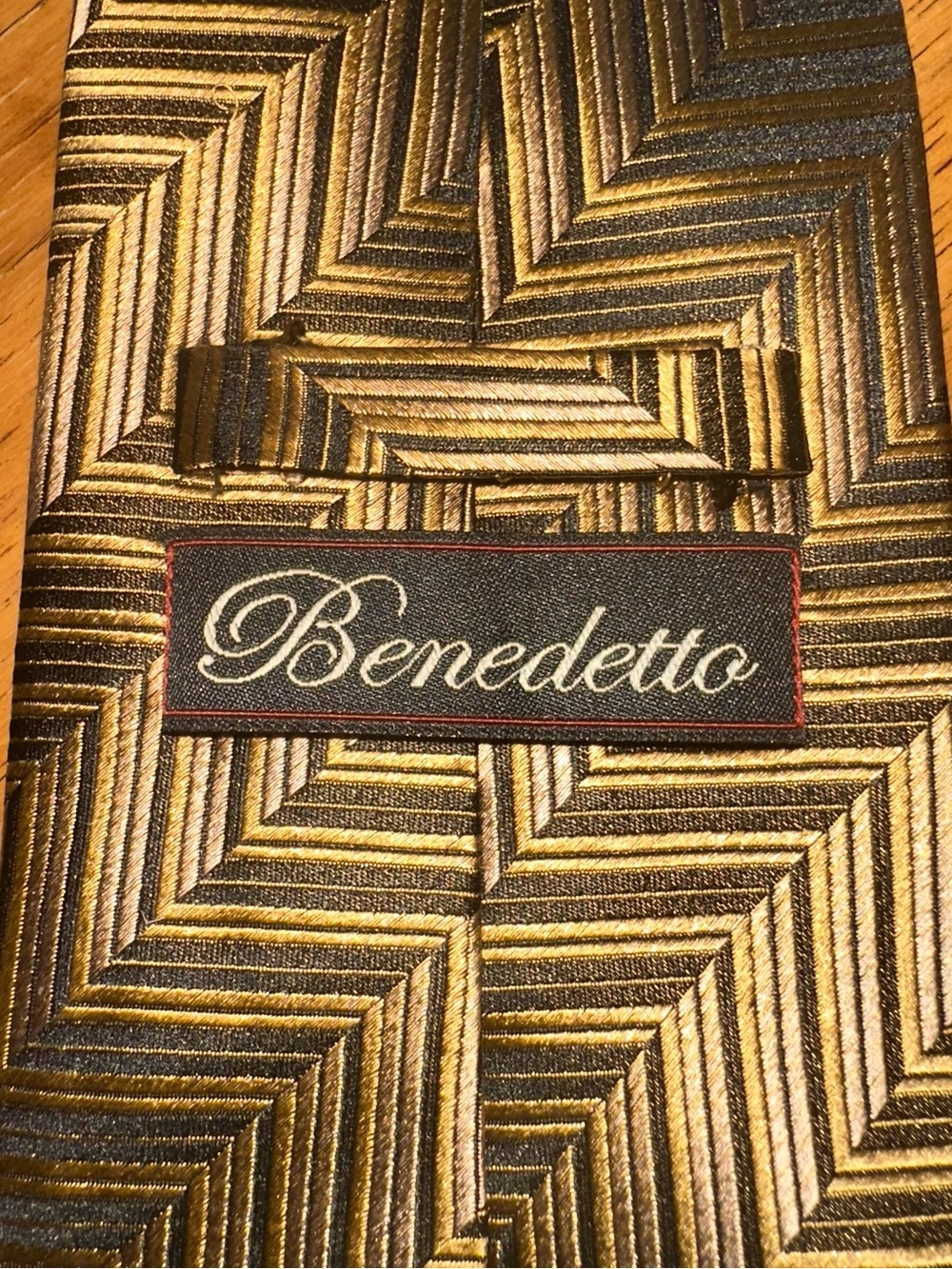 Benedetto 100% SILK Men's Designer Geometric Tie Gold Black Chevron Pattern